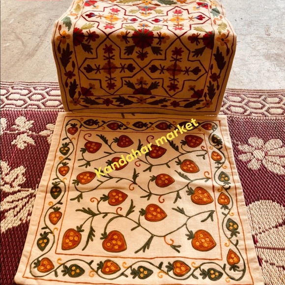 Pillows - Picture 4 of 8